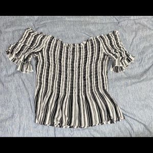 Kendall & Kylie Off-Shoulder Top. Size M.